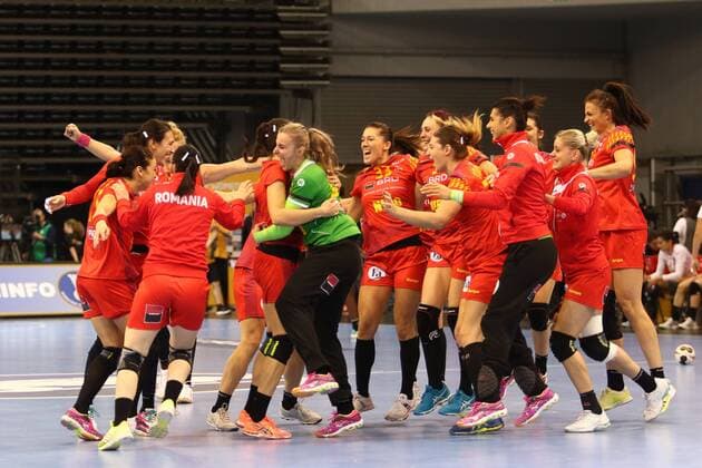 Rumanian players celebrate the win against Spain Romania vs Spain Handball Women World Cup 05 12 2017 Trier Copyright: xWeiss xEibner-Pressefotox EP_rws
