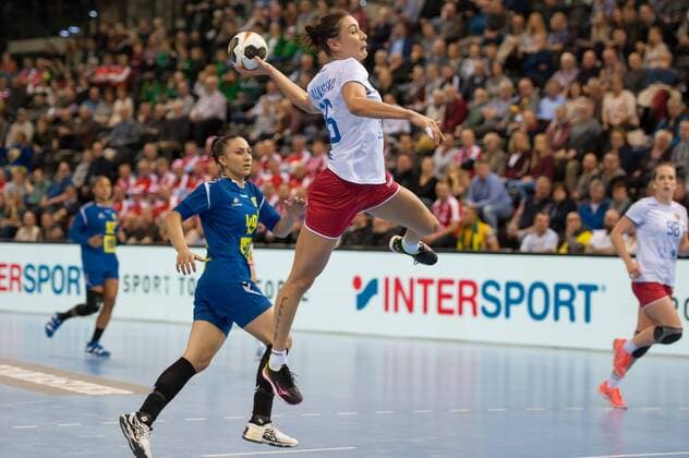 Iuliia Managarova Russia Russia 36 at throw throws the ball Handball Women World Cup Russia Brazil xobx