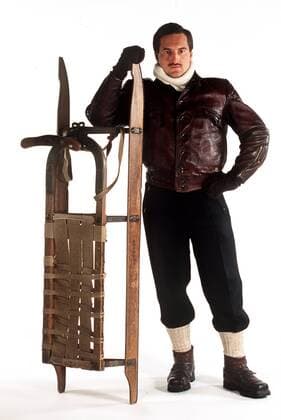 Georg Hackl mit altem Schlitten - Rodeln - - , Oberhof Deutschland *** Georg Hackl old sled sledding sports Oberhof Germany