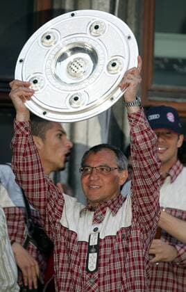 Felix Magath with Championship Cup Champions Cup taken at the Championship celebration of FC Bayern on the balcony of the Munich Town Hall on 14 05 2006 Munich Germany