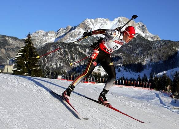 Kati Wilhelm - Aktion - aufgenommen beim Biathlon Weltcup der Damen in Hochfilzen in Österreich am 13.12.2006 , Hochfilzen Österreich *** Kati Wilhelm action taken at the Biathlon World Cup of women s in Hochfilzen, Austria on 13 12 2006 Hochfilzen, Austria