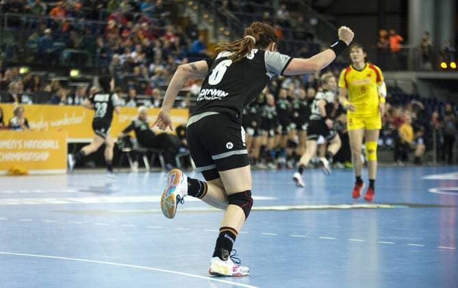 Handball World Cup Women 2017 Preliminary Group D Germany China 06 12 2017 Jenny Karolius GER celebrates after scoring Leipzig Saxony Germany