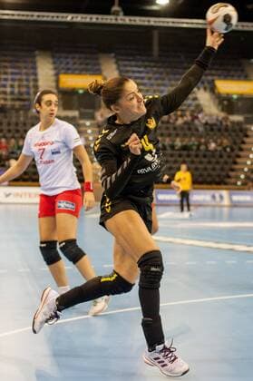 GER IHF World Cup 2017 Tunisia TUN vs Montenegro MNE 06 12 2017 EWE Arena Oldenburg Germany 23 IHF World Championship 2017 Women first round Group C Tunisia vs Montenegro in the picture Jovanka RADICEVIC MNE 4 Nordphotox xRojahn nph00300
