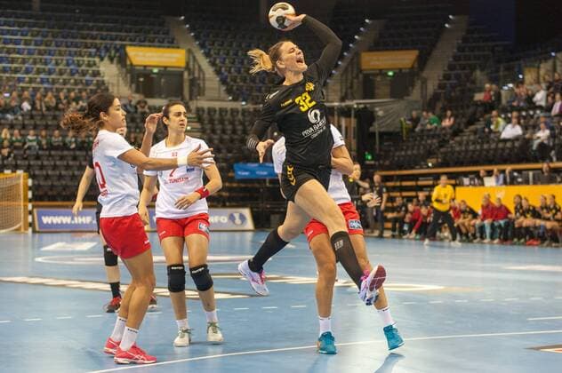 GER IHF World Cup 2017 Tunisia TUN vs Montenegro MNE 06 12 2017 EWE Arena Oldenburg Germany 23 IHF World Championship 2017 Women first round Group C Tunisia vs Montenegro in picture Mouna CHEBBAH DO 20 Ines KHOUILDI DO 24 Katarina BULATOVIC MNE 32 Nordphotox xRojahn nph00300