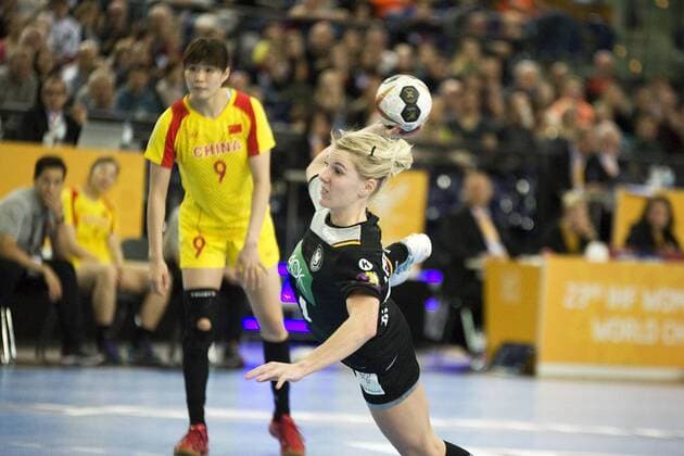 Womens Handball World Cup 2017 Preliminary Group D Germany China 06 12 2017 Lone Fischer GER throws a goal Leipzig Saxony Germany