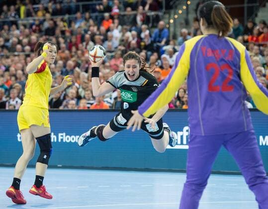 Liu XIAOMEI 14 CHN Jenny Karolius 6 GER Goalkeeper Yang YUROU 22 CHN Preliminary Group Play Germany China in Leipzig on 06 12 2017 Handball 23 Women Handball World Cup in Germany 2017