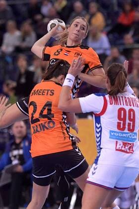 6-12-2017 HANDBAL:NEDERLAND-SERVIE:LEIPZIG WK Handbal Dames 2017 Nederland - Servie Lois Abbingh 8 NED Foto: Henk Seppen xVIxVIxImagesx xSoenarxChamidxsportfotografiexIVx 9501020