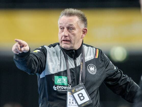 Germany China Handball Women WC Leipzig 06 12 2017 Arena Leipzig World Cup 2017 Handball Women Preliminary Group D Germany GER vs Peoples Republic of China CHN Pictured national coach Michael Biegler Germany