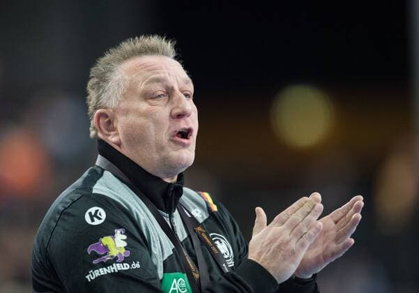Head Coach Michael Biegler GER Preliminary Round Group Match Germany China in Leipzig on 06 12 2017 Handball 23 Women Handball World Cup in Germany 2017