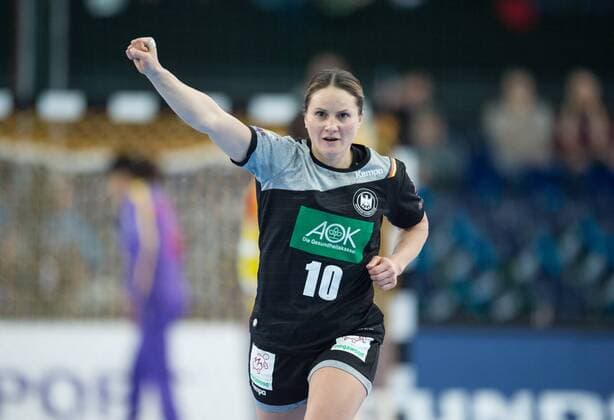 Anna Loerper 10 GER celebrates preliminary round group match Germany China in Leipzig on 06 12 2017 Handball 23 Women Handball World Cup in Germany 2017