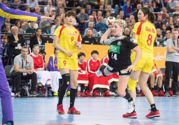 GER IHF World Cup 2017 Germany GER vs China CHN 06 12 2017 Arena Leipzig GER IHF World Cup 2017 Germany GER vs China CHN pictured Lone Fischer 24 Germany Wu Nana 9 China Qiao Ru 8 China nordphotoxDostmann nph00325