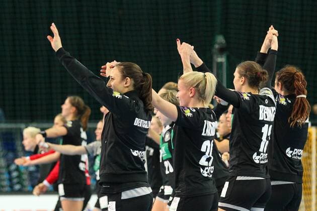 Germany vs China PRC 06 12 2017 23rd IHF Women s Handball World Championship Germany 2017 Preliminary Round Group D Germany vs China PRC Arena Leipzig Handball World Cup Womens Group Preliminary Group D Germany vs China Pictured Jubel Team GER Team xjkx