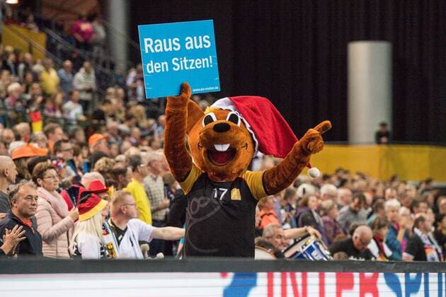 GER IHF WC 2017 Germany GER vs China CHN 06 12 2017 Arena Leipzig GER IHF WC 2017 Germany GER vs China CHN im Bild Mascot Hanniball nordphotoxDostmann nph00325
