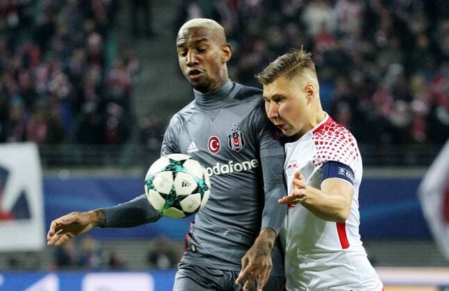 GER UEFA Champions League preliminary round RasenBallsport Leipzig vs Besiktas Istanbul 06 12 17 Leipzig Red Bull Arena GER season 2017 2018 UEFA Champions League group G RasenBallsport Leipzig vs Besiktas Istanbul in the picture Willi Orban Leipzig vs Talisca Besiktas