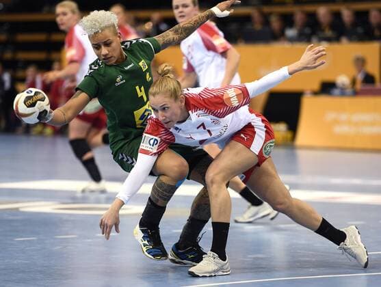 Handball, WM, Damen, Brasilien - Dänemark Maria Fisker kaemper hardt. Polfoto_73191013  Copyright: POULSENxLARS