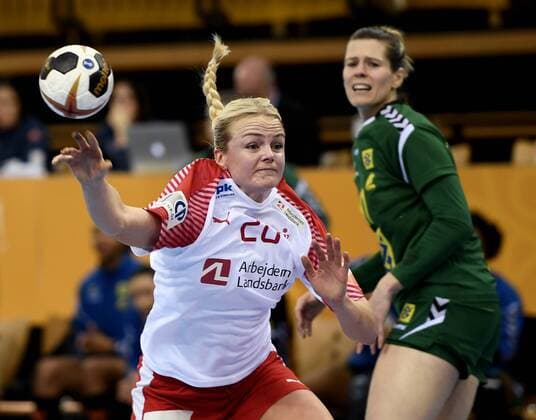 Handball, WM, Damen, Brasilien - Dänemark Stine Jörgensen scorer. Polfoto_73191067  Copyright: POULSENxLARS