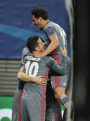 GER UEFA Champions League preliminary round RasenBallsport Leipzig vs Besiktas Istanbul 06 12 17 Leipzig Red Bull Arena GER season 2017 2018 UEFA Champions League group G RasenBallsport Leipzig vs Besiktas Istanbul pictured Torjubel Besiktas after scoring the 0-1 goal by Alvaro Negredo