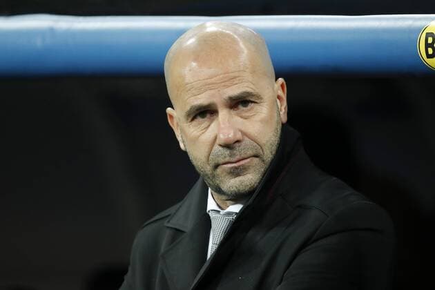 Bilder des Tages - SPORT coach Peter Bosz of Borussia Dortmund during the UEFA Champions League group H match between Real Madrid and Borussia Dortmund on December 06, 2017 at the Santiago Bernabeu stadium in Madrid, Spain. UEFA Champions League 2017 2018 xVIxVIxImagesx xMauricexvanxSteenxIVx 9502067