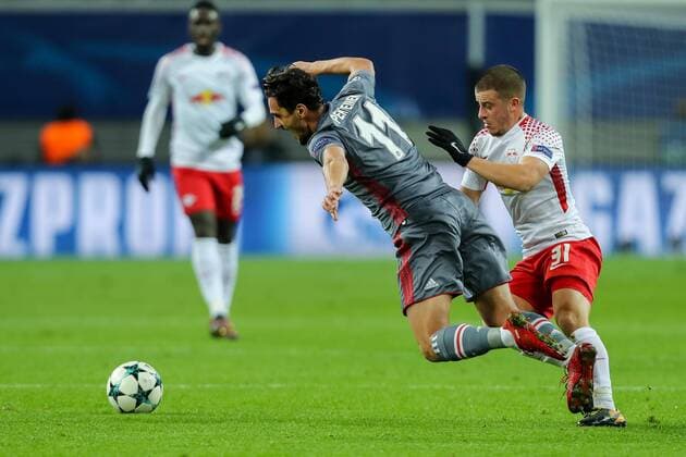 Leipzig Germany 06 12 2017 UEFA Champions League 2017 18 Season Group Stage Group G 6 Matchday RB Leipzig Besiktas Istanbul Mustafa Pektemek Besiktas and Diego Demme RBL in a duel DeFodi507