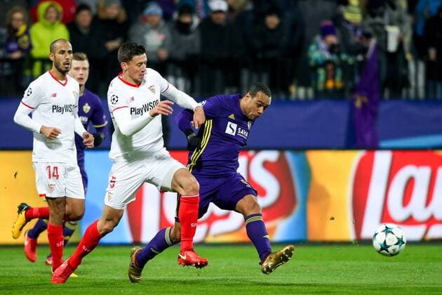 SOCCER - CL, Maribor vs Sevilla MARIBOR,SLOVENIA,05.DEC.17 - SOCCER - UEFA Champions League, group stage, NK Maribor vs FC Sevilla. Image shows Clement Lenglet (Sevilla) and Marcos Tavares (Maribor). GEPAxpictures xMaticxKlansek