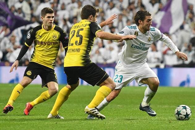 Real Madrid v Borussia Dortmund UEFA Champions League Mateo Kova??i? of Real Madrid (right) holds off Sokratis Papastathopoulos of Borussia Dortmund during the UEFA Champions League match at the Estadio Santiago Bernabeu, Madrid Content Not Available For UK Newspapers Copyright: xKristianxKanex FIL-11059-0031