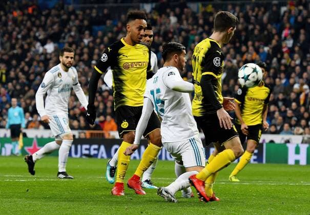 06 12 2017 xfux Football Champions League Real Madrid Borussia Dortmund emspor v l Pierre Emerick Aubameyang Borussia Dortmund Theo Hernandez Real Madrid Goal scored the goal to 2 2 Madrid