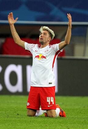GER UEFA Champions League preliminary round RasenBallsport Leipzig vs Besiktas Istanbul 06 12 17 Leipzig Red Bull Arena GER season 2017 2018 UEFA Champions League group G RasenBallsport Leipzig vs Besiktas Istanbul in the picture Kevin Kampl Leipzig disappointed