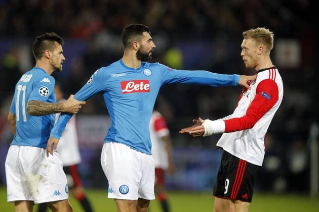 (l-r) Christian Maggio of SSC Napoli, Raul Albiol of SSC Napoli, Nicolai Jorgensen of Feyenoord during the UEFA Champions League group F match between Feyenoord Rotterdam and SSC Napoli at the Kuip on December 06, 2017 in Rotterdam, The Netherlands UEFA Champions League 2017 2018 xVIxVIxImagesx xTomxBodexMultimediaxIVx 9502847