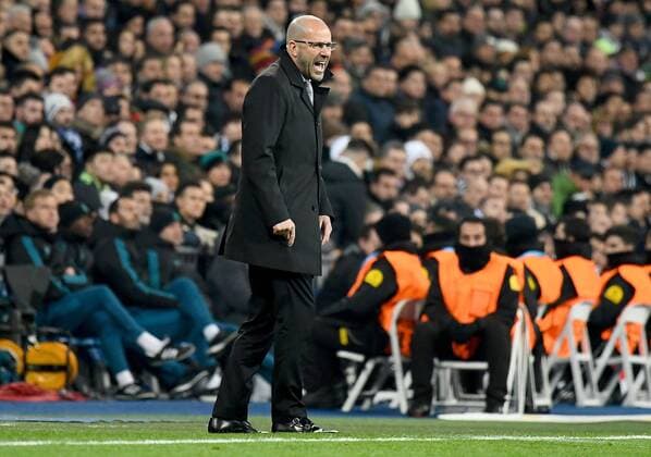 06 12 2017 xfux Football Champions League Real Madrid Borussia Dortmund emspor v l coach Peter Bosz Borussia Dortmund gives gestures instructions gesticulate with the arms gives instructions gesticulate gesticolando Madrid
