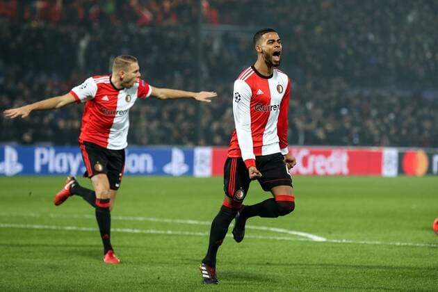 Bilder des Tages - SPORT (l-r) Sven van Beek of Feyenoord, Jeremiah St. Juste of Feyenoord during the UEFA Champions League group F match between Feyenoord Rotterdam and SSC Napoli at the Kuip on December 06, 2017 in Rotterdam, The Netherlands UEFA Champions League 2017 2018 xVIxVIxImagesx xTomxBodexMultimediaxIVx 9503095