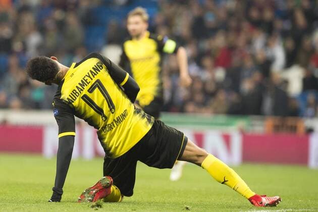 Fußball: Champions League, Saison 2017 2018, Gruppenphase, Gruppe H, Real Madrid - Borussia Dortmund am 06.12.2017 im Estadio Santiago Bernabeu in Madrid (Spanien). Dortmunds Pierre-Emerick Aubameyang kniet nach einer vergebenen Torchance. Copyright: xKirchner DavidxInderliedx