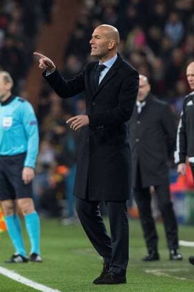 Real Madrid s Coach Zinedine Zidane during the UEFA Champions League 6th round groups phase match between Real Madrid and Borja Mayoral at the Santiago Berbabeu stadium in Madrid, Spain, 06 December 2017. Real Madrid vs. Borussia Dortmund !ACHTUNG: NUR REDAKTIONELLE NUTZUNG!  Copyright: xRodrigoxJimenezx MAD088 20171206-636481978347166923