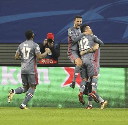 Photo Torjubel 0 1 for Istanbul by penalty here the scorer Alvaro Negredo Football UEFA Champions League on Wed 06 12 2017 Group match RB Leipzig Besiktas Istanbul