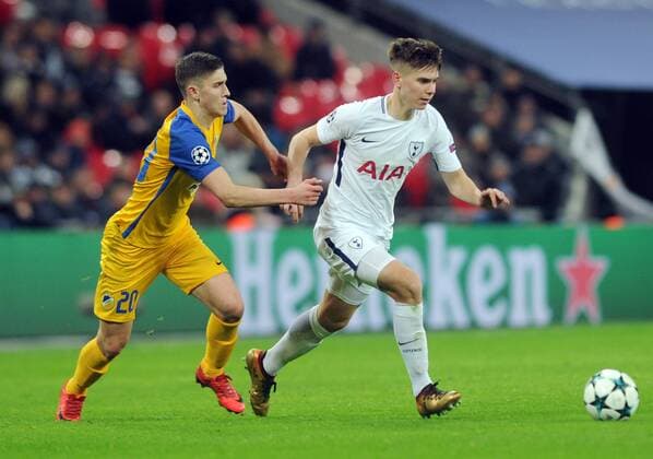 Football - 2017 2018 UEFA Champions League - Group H: Tottenham Hotspur vs. APOEL Nicosia Juan Foyth of Tottenham, at Wembley Stadium. COLORSPORT ANDREW COWIE 