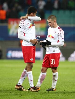 RB Leipzig Besiktas Istanbul Soccer Champions League Leipzig 06 12 2017 Red Bull Arena Soccer UEFA Champions League Group G 6 Gameday RB Leipzig vs Besiktas Istanbul 1 2 0 1 Pictured v l Bernardo Fernandes da Silva 3 Leipzig and Diego Demme 31 Leipzig Disappointment after the defeat