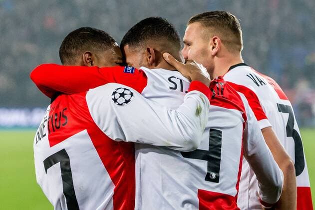 Bilder des Tages - SPORT ROTTERDAM - Feyenoord - Napoli , Voetbal , Seizoen 2017 2018 , Champions League , Stadion Feijenoord de Kuip , 06-12-2017 , Feyenoord speler Jean-Paul Boetius (l) en Feyenoord speler Jeremiah St. Juste (r) vieren de 2-1 Feyenoord - Napoli  x1848922x