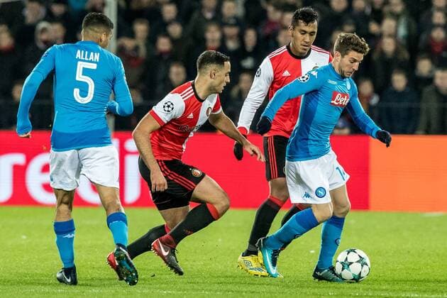 ROTTERDAM - Feyenoord - Napoli , Voetbal , Seizoen 2017 2018 , Champions League , Stadion Feijenoord de Kuip , 06-12-2017 , eindstand 2-1 , Napoli speler Dries Mertens (r) in duel met Napoli speler Piotr Zielinski (m) en Feyenoord speler Sofyan Amrabat (l) Feyenoord - Napoli  x1848940x