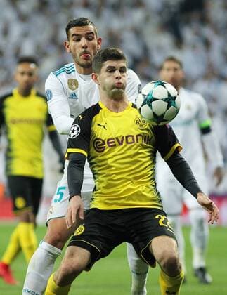 Borussia Dortmund s player Pulisic and Real Madrid s player Theo Champions League match between Real Madrid and Borussia Dortmund at the Santiago Bernabeu stadium in Madrid, Wednesday, Nov. 6th 2017.  xIrinaxR.xH.x xAFP7x xRealxMadridxvxBorussiaxDortmund,xChampionsxLeague,xDecx06thx2017x