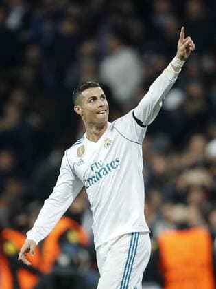 Cristiano Ronaldo of Real Madrid during the UEFA Champions League group H match between Real Madrid and Borussia Dortmund on December 06, 2017 at the Santiago Bernabeu stadium in Madrid, Spain. UEFA Champions League 2017 2018 xVIxVIxImagesx xMauricexvanxSteenxIVx 9504192