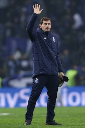 Fußball, CL, FC Porto - AS Monaco December 6, 2017 - Porto, Porto, Portugal - Porto s Spanish goalkeeper Iker Casillas seems to say goodbye to the team during the UEFA Champions League Group G match between FC Porto and AS Monaco FC at Dragao Stadium on December 6, 2017 in Porto, Portugal. FC Porto v AS Monaco - UEFA Champions League  - ZUMAn230 20171206_zaa_n230_360 Copyright: xDpix