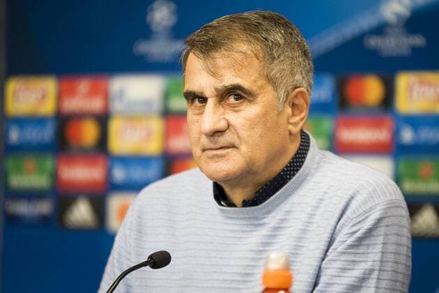 Football Champions League 2017 2018 Group Stage 6 Gameday RB Leipzig Besiktas Istanbul 06 12 2017 Besiktas Istanbul Coach Senol Günes at the Press Conference Leipzig Saxony Germany
