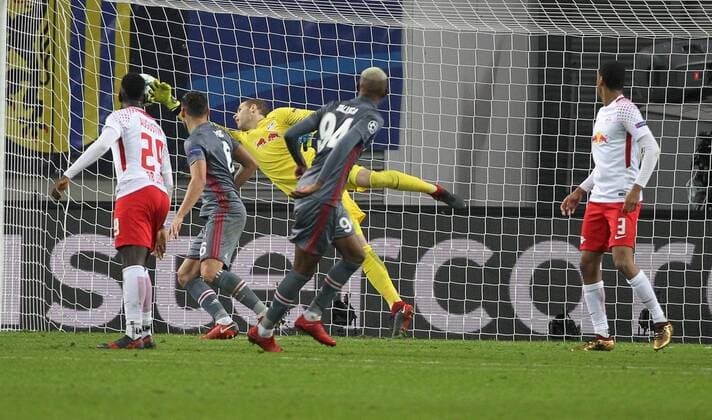 GER UEFA Champions League Preliminary Round RasenBallsport Leipzig vs Besiktas Istanbul 06 12 17 Leipzig Red Bull Arena GER Season 2017 2018 UEFA Champions League Group G RasenBallsport Leipzig vs Besiktas Istanbul in picture Goalkeeper Peter Gulacsi Leipzig powerless Talisca Besiktas scores the 1 2 goal