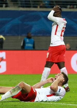 GER UEFA Champions League preliminary round RasenBallsport Leipzig vs Besiktas Istanbul 06 12 17 Leipzig Red Bull Arena GER season 2017 2018 UEFA Champions League Group G RasenBallsport Leipzig vs Besiktas Istanbul in the picture Jean Kevin Augustin and Stefan Ilsanker Leipzig disappointed