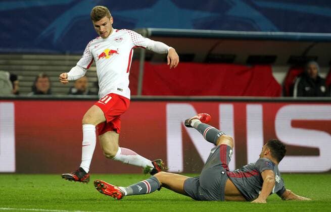 GER UEFA Champions League preliminary round RasenBallsport Leipzig vs Besiktas Istanbul 06 12 17 Leipzig Red Bull Arena GER season 2017 2018 UEFA Champions League group G RasenBallsport Leipzig vs Besiktas Istanbul in the picture Timo Werner Leipzig against Dusko Tosic Besiktas