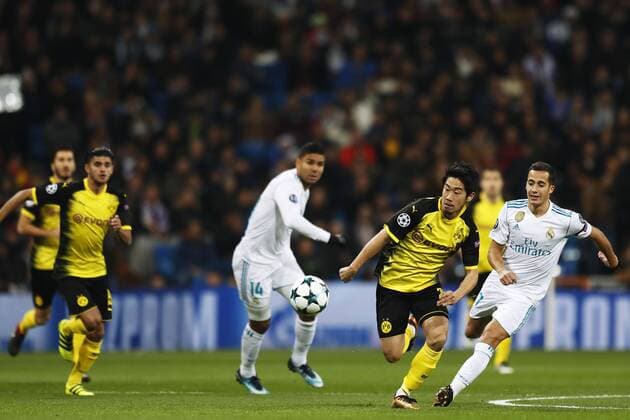 Shinji Kagawa (Dortmund), Lucas Vasquez (Real), DECEMBER 6, 2017 - Football Soccer : UEFA Champions League Group H match between Real Madrid 3-2 Borussia Dortmund at the Santiago Bernabeu Stadium in Madrid, Spain. Noxthirdxpartyxsales  (oqma024655)