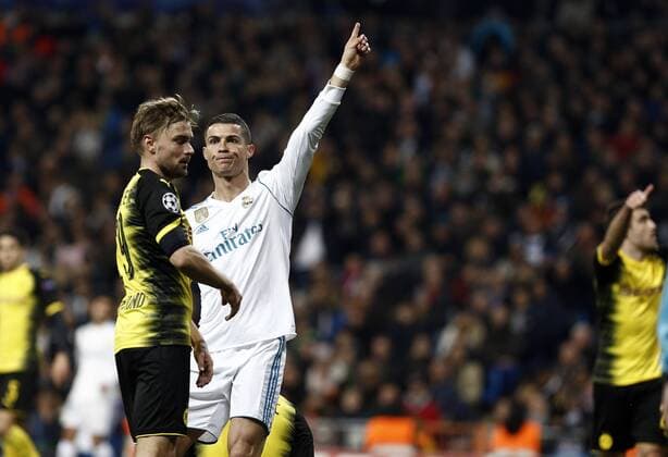 December 6, 2017 - Madrid, Spain - Cristiano Ronaldo of Real Madrid during the UEFA Champions League group H match between Real Madrid and Borussia Dortmund at Santiago Bernabeu on December 6, 2017 in Madrid, Spain. Soccer 2017: Real Madrid 3:2 Dortmund - ZUMAs197 20171206_zaa_s197_074 Copyright: xManu_reinox