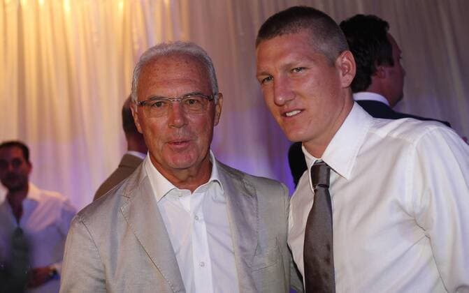 Bereits zum 25. Mal findet der Kaiser-Cup in Bad Griesbach statt: Gala am Abend Franz Beckenbauer diskutiert mit Bastian Schweinsteiger, Bad Griesbach Bayern Deutschland