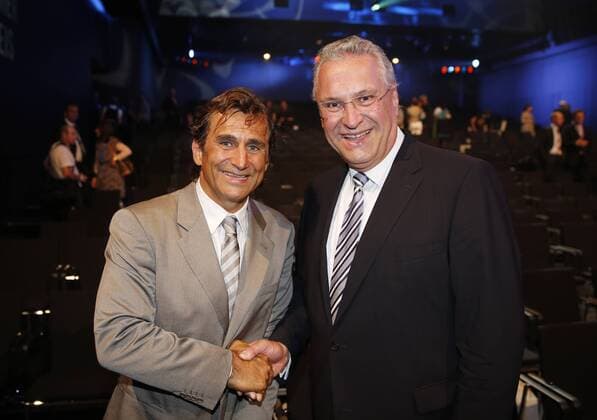 Verleihung des Bayerischen Sportpreis 2014 Alessandro Zanardi und der Bayerische Innenminister Joachim Herrmann, Muenchen Bayern Deutschland