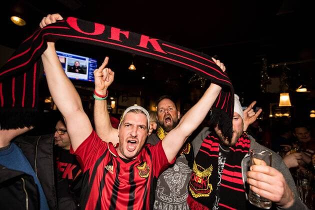 171207 Östersunds most trusted supporters gather at the Alt Berliner Biersalon pub and upload for the football match in the Europa League between Hertha Berlin and Östersund on December 7, 2017 in Berlin  Copyright: PETTERxARVIDSON BB171207PA001