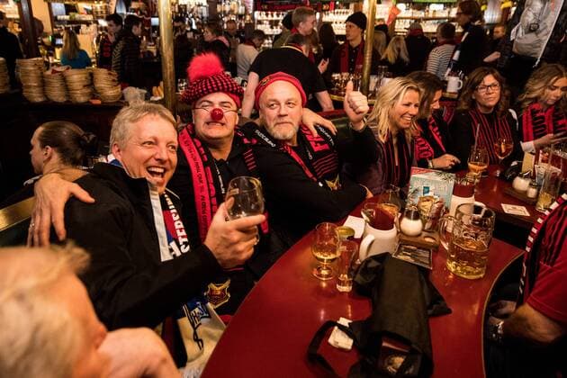 171207 Östersunds most trusted supporters gather at the Alt Berliner Biersalon pub and upload for the football match in the Europa League between Hertha Berlin and Östersund on December 7, 2017 in Berlin  Copyright: PETTERxARVIDSON BB171207PA006
